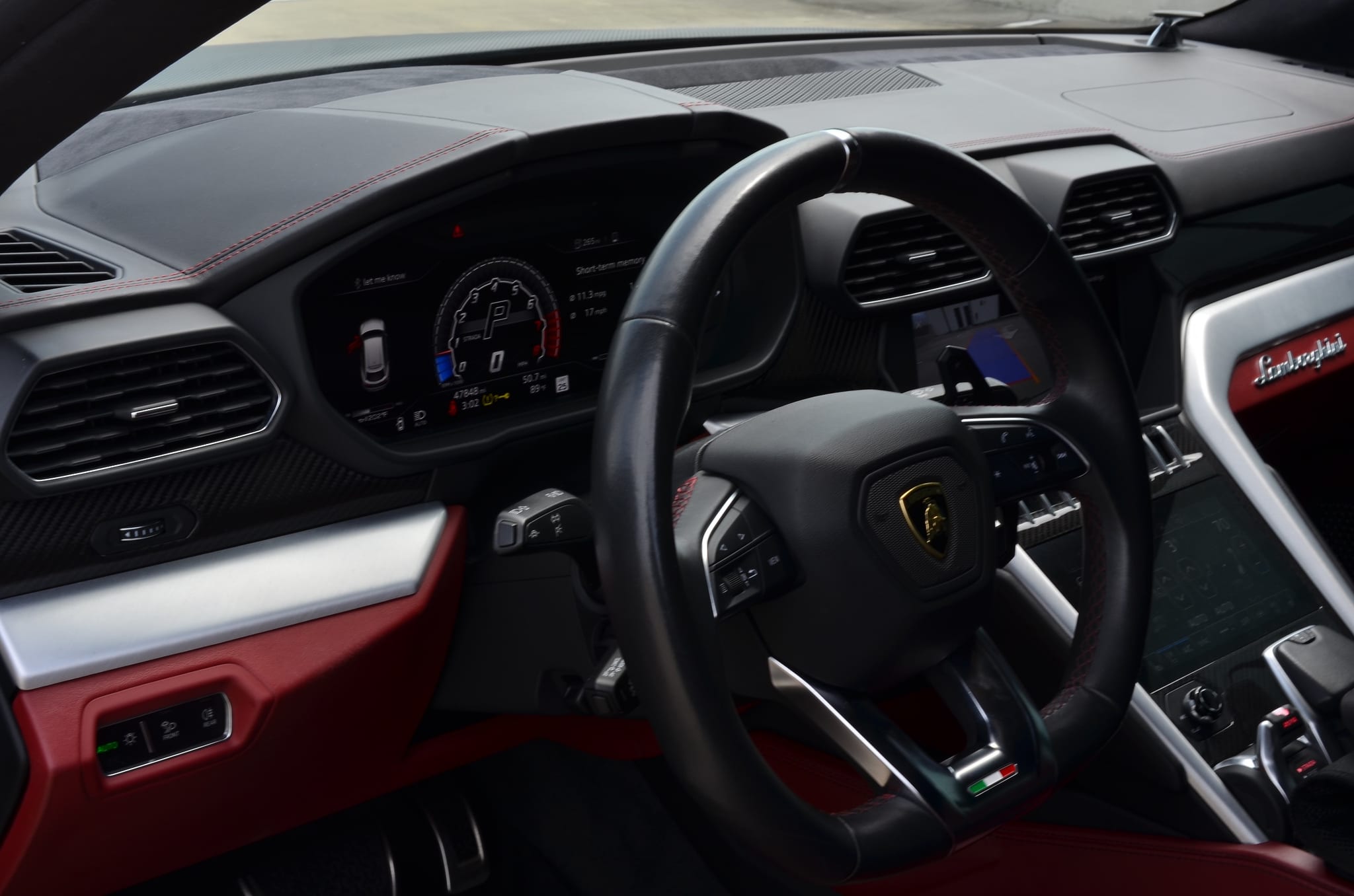 Lamborghini Urus image 3
