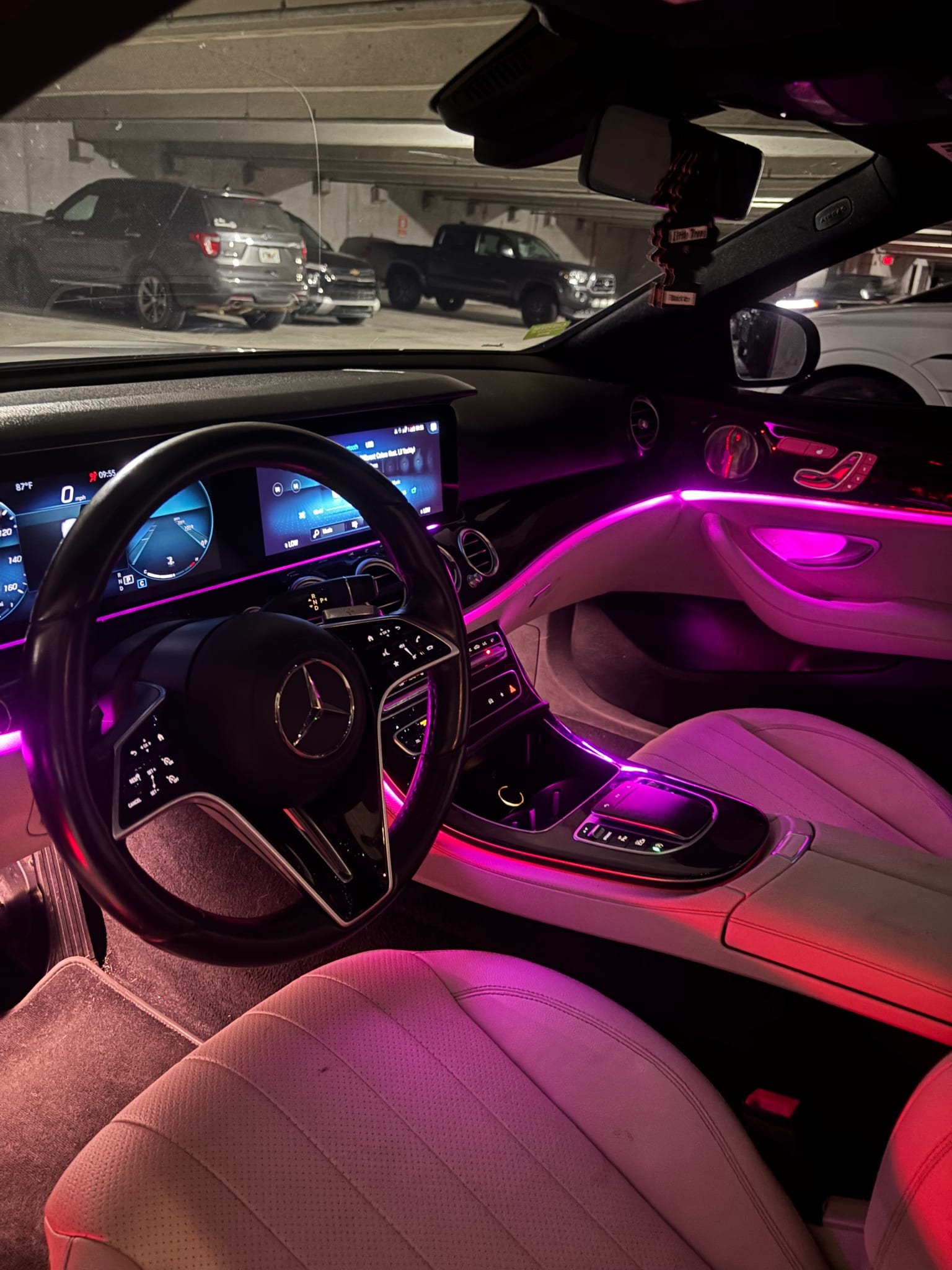 Mercedes-Benz E350 (Starlights) image 5