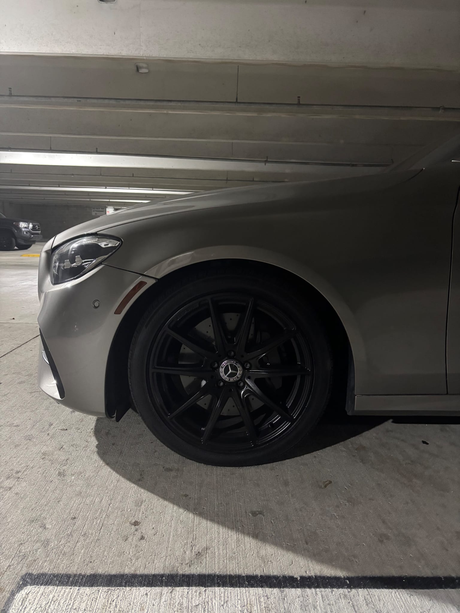 Mercedes-Benz E350 (Starlights) image 2