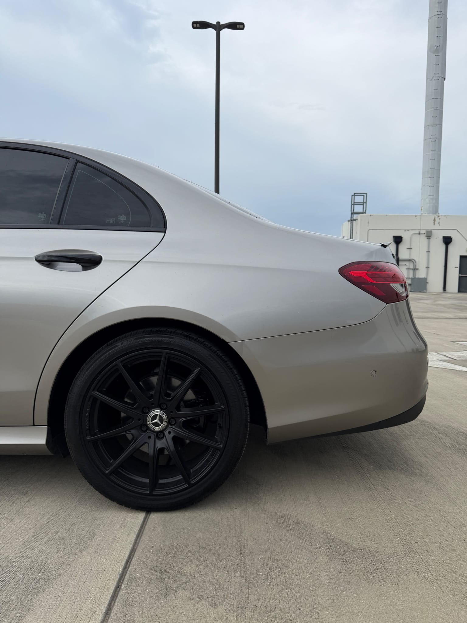 Mercedes-Benz E350 (Starlights) image 3