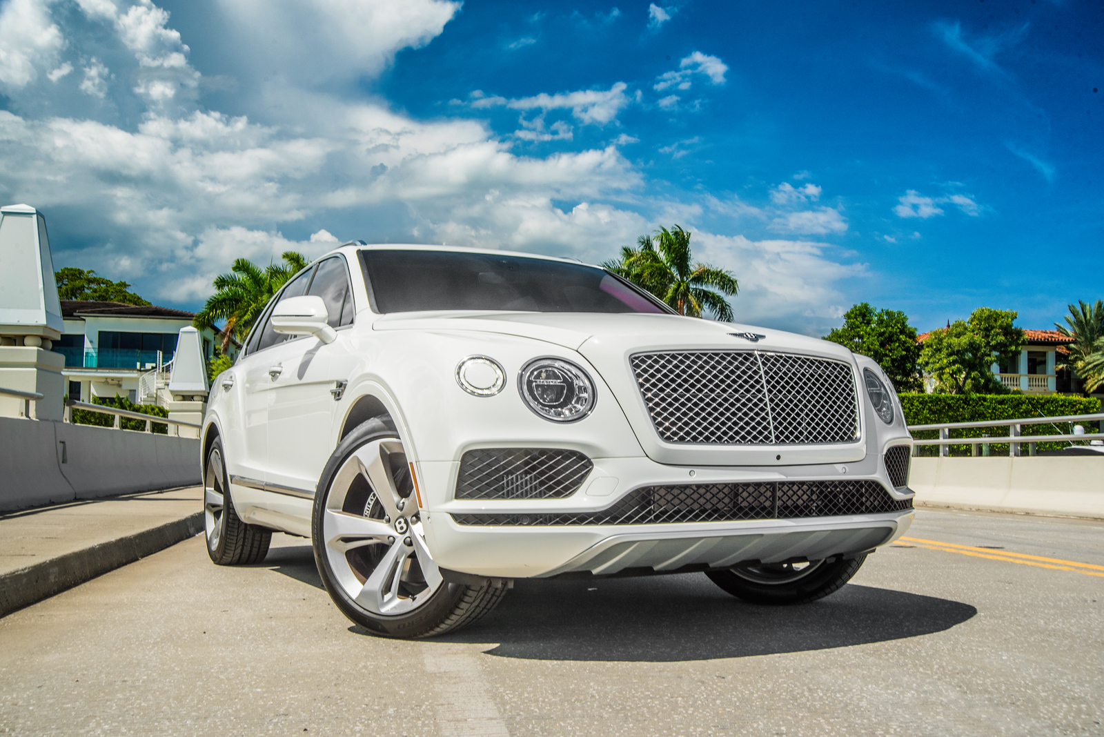 2026 Bentley Bentayga Hybrid